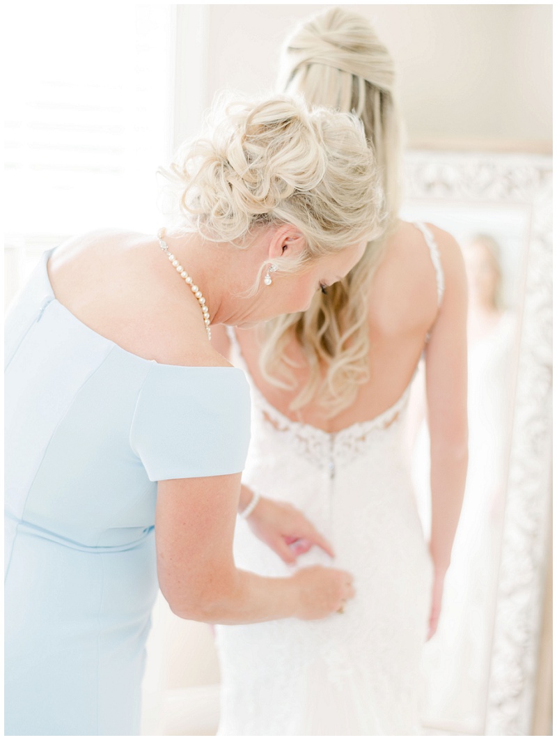candid getting ready moments Tennessee