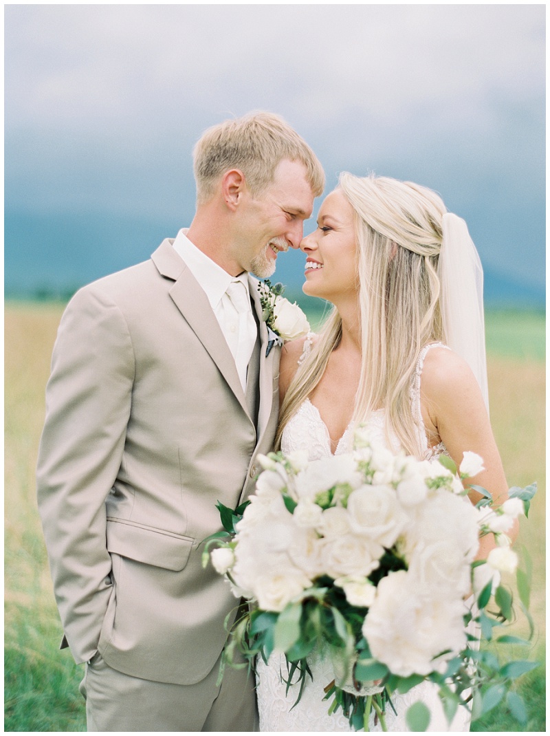 mountain wedding couple photos Tennessee