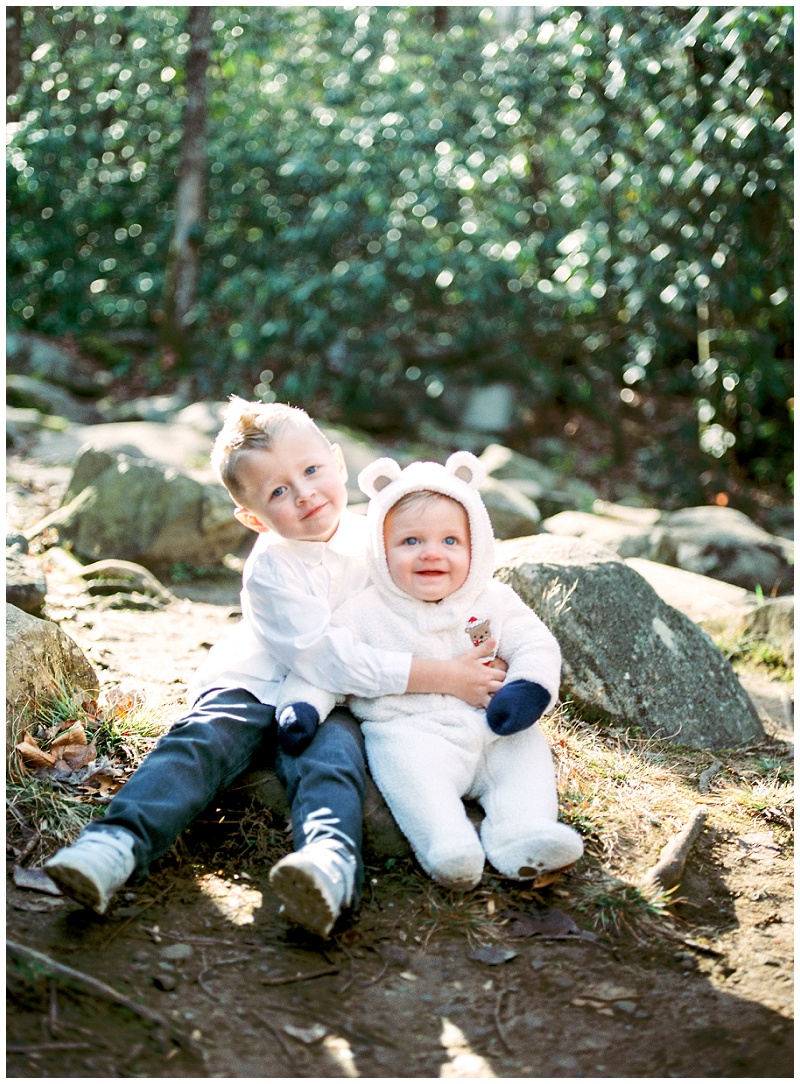 natural outdoor family portraits Smoky Mountains