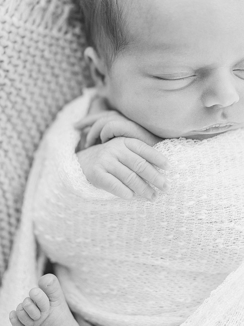 lifestyle newborn photography East Tennessee