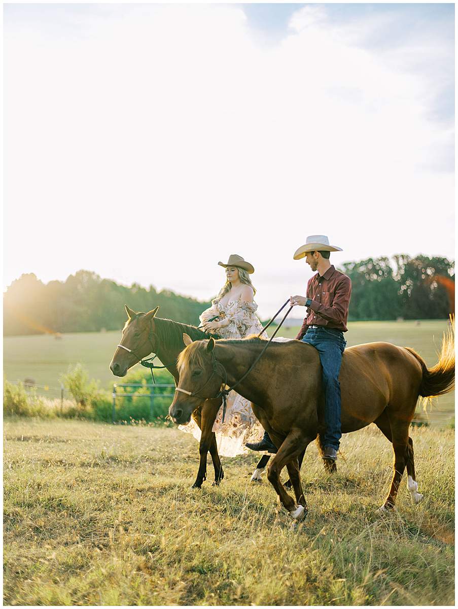 bride and groom with horse engagement Knoxville TN