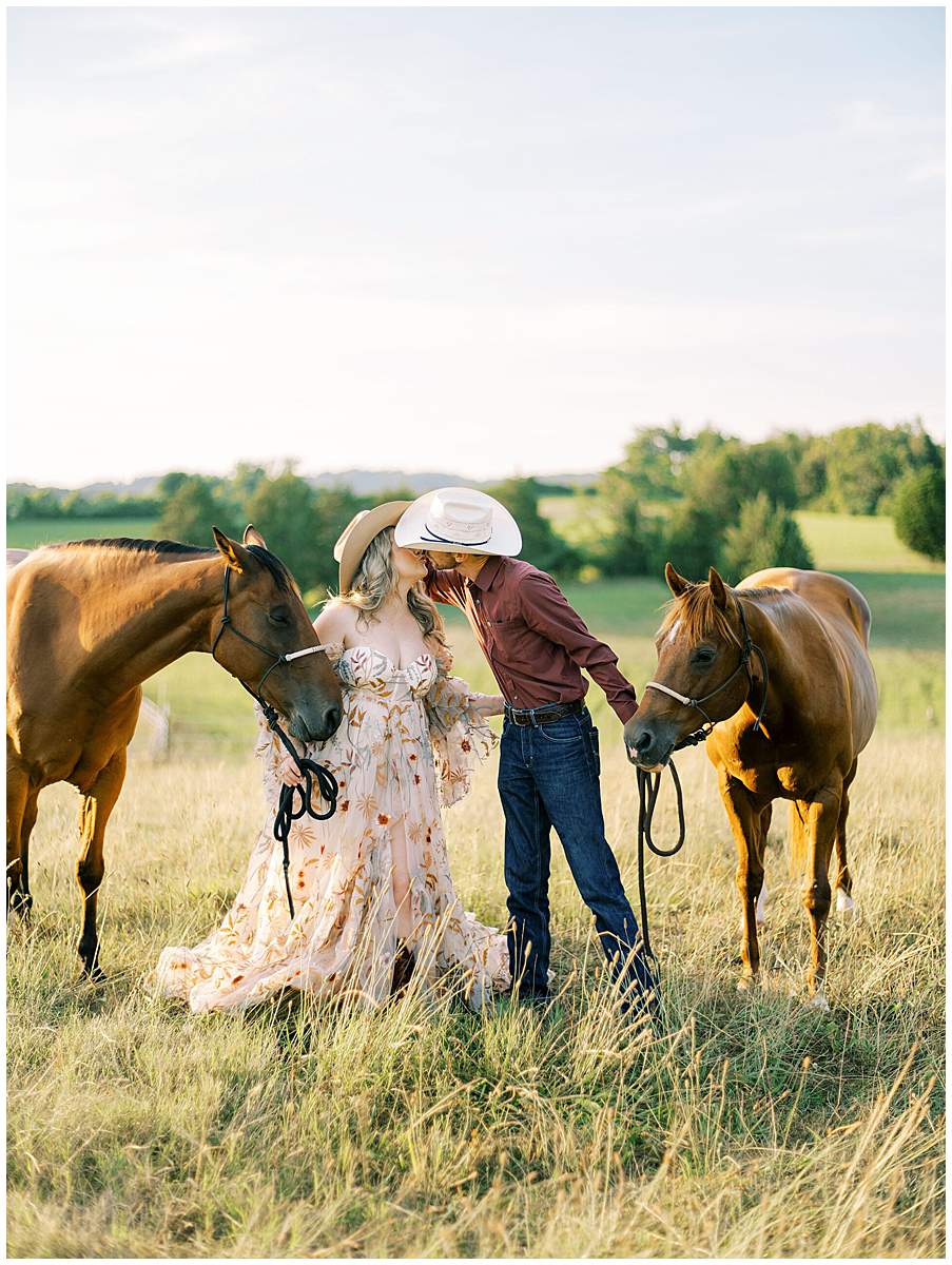 countryside engagement photos Knoxville TN with horse