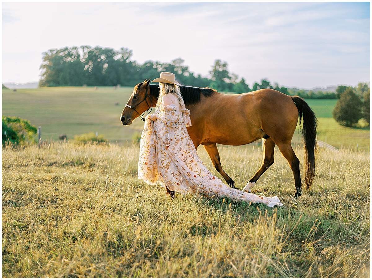 rustic engagement photos with horse Knoxville Tennessee