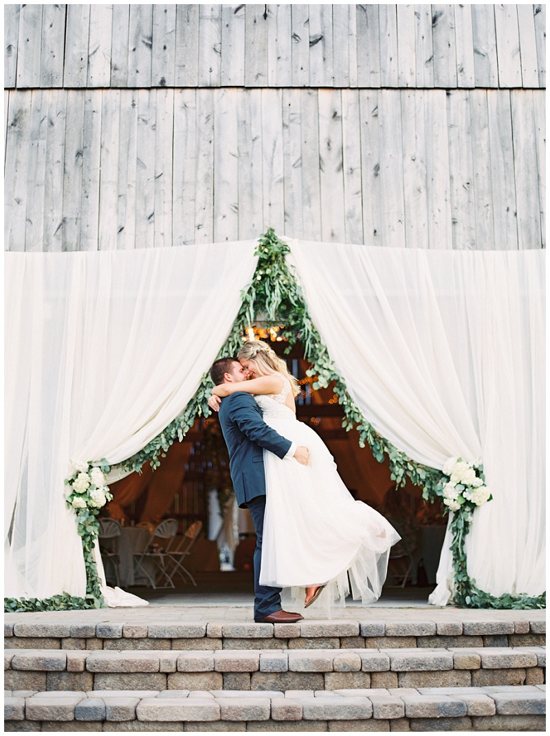 romantic kiss barn wedding East Tennessee