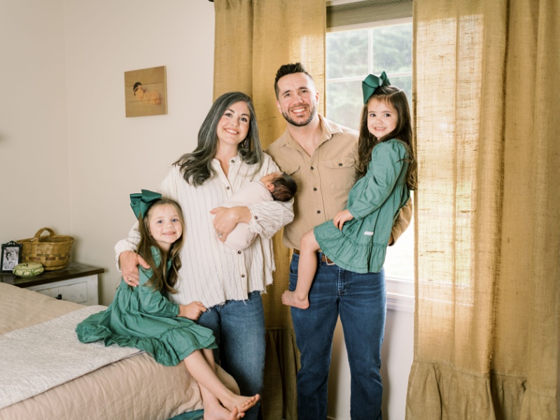 tri cities tn in home newborn session natural family moments