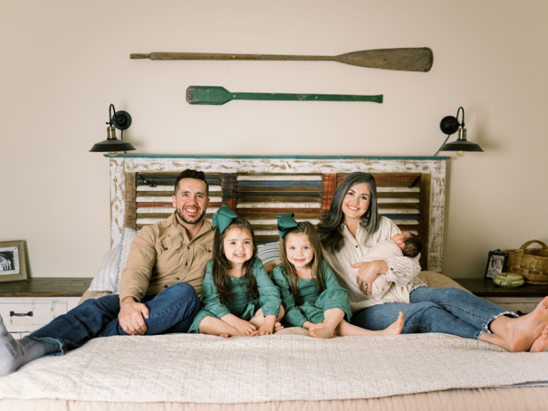 tri cities tn newborn photographer in home session baby photos