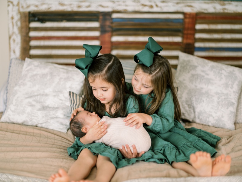 kingsport tn newborn photos simple clean background baby session