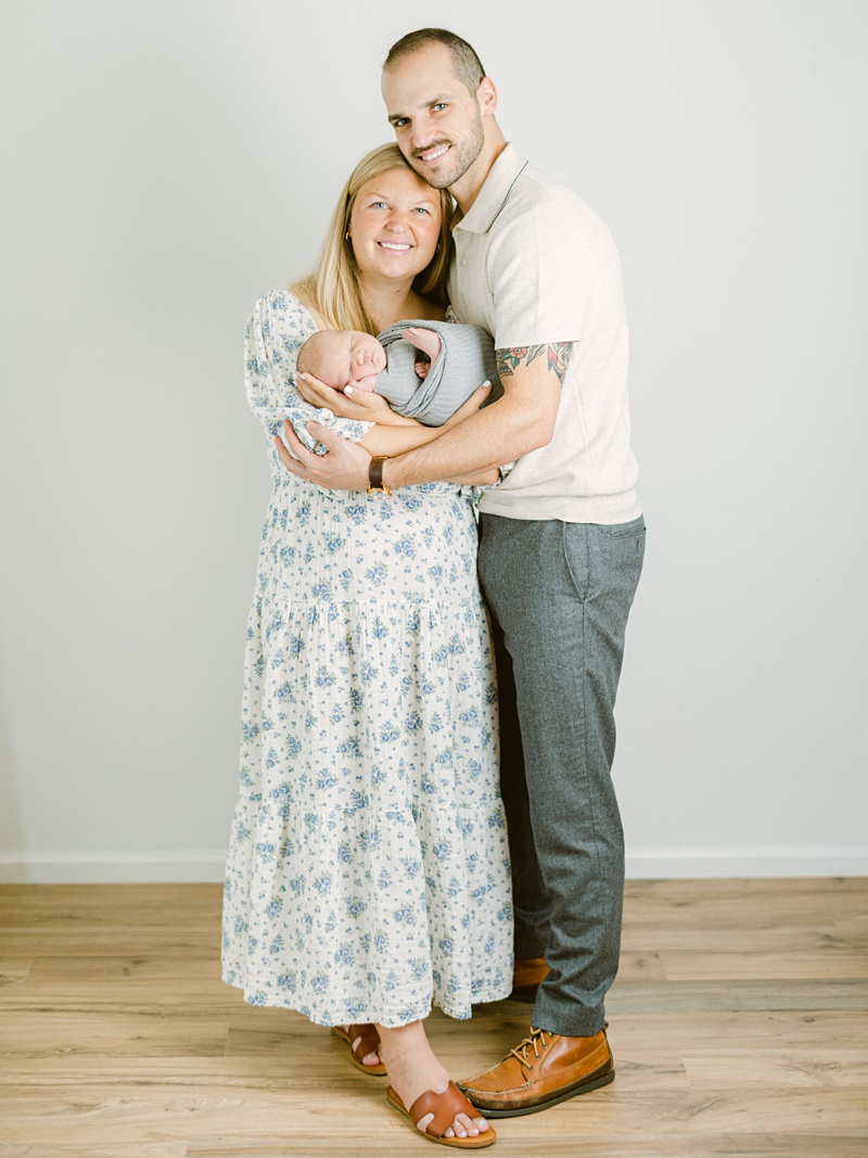 tri cities tn newborn session baby atlas with parents lifestyle photos tri cities tn newborn session baby atlas with parents lifestyle photos