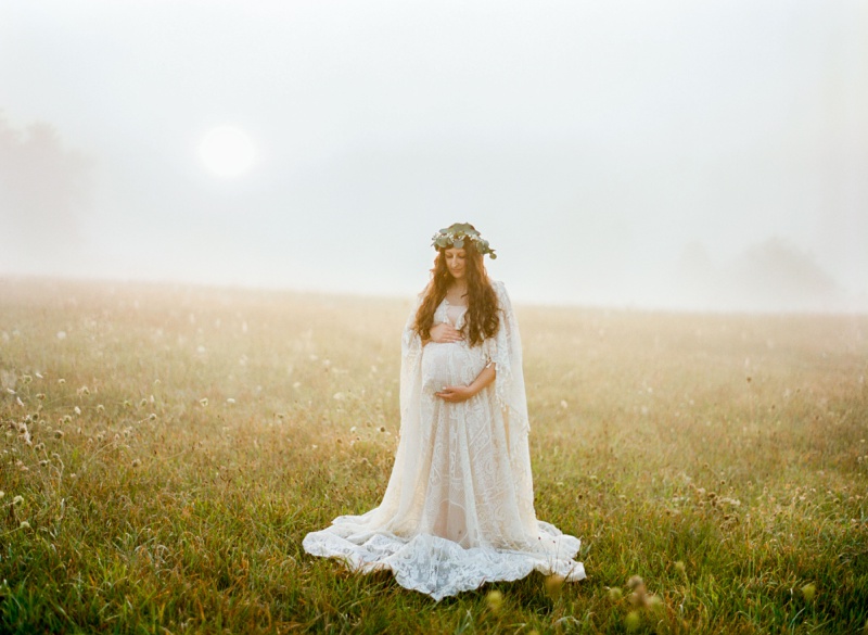 Knoxville TN maternity photographer early morning glowing light Knoxville TN maternity photographer early morning glowing light