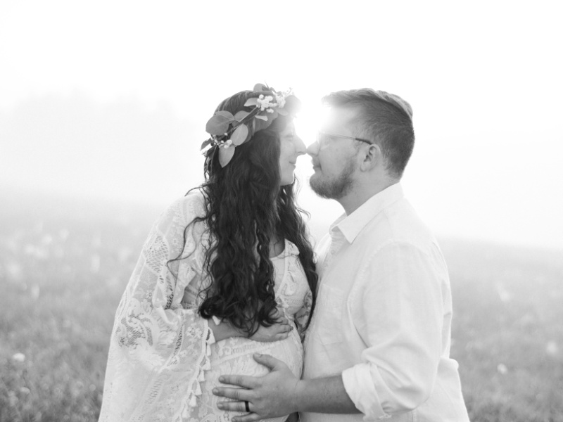 pregnant mama outdoor maternity session Knoxville TN pregnant mama outdoor maternity session Knoxville TN