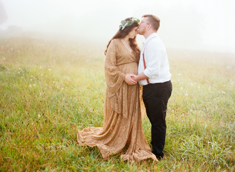 dreamy maternity photos sunrise golden soft light Tennessee dreamy maternity photos sunrise golden soft light Tennessee