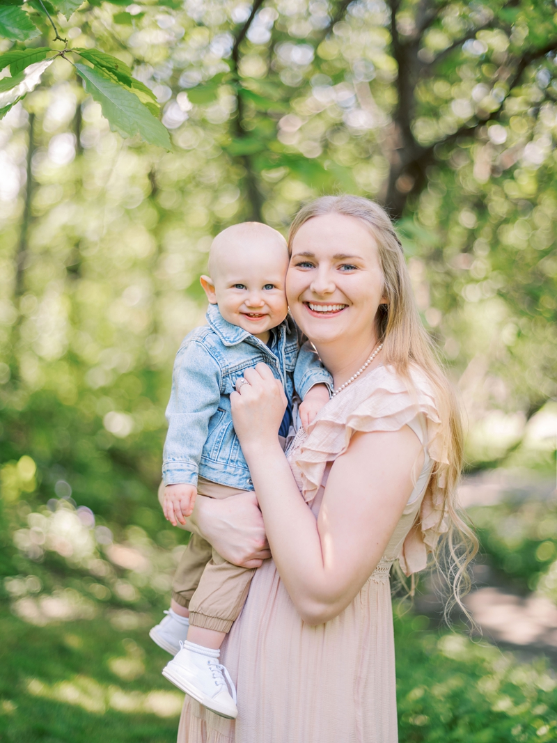 spring family photo outfit ideas Johnson City Tennessee