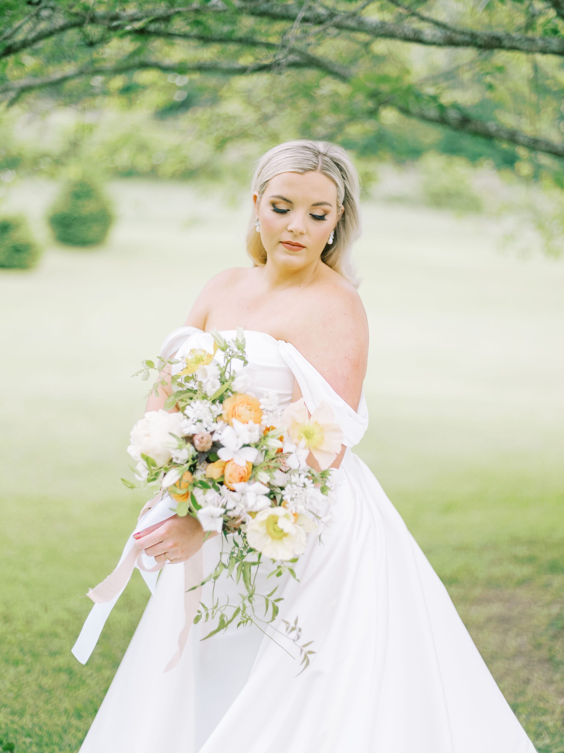 Elizabethton TN wedding photographer bride portrait