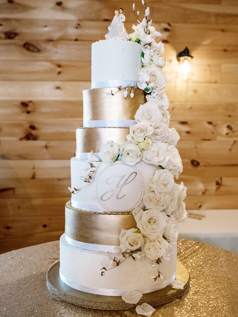 Reception tablescape at Greeneville wedding venue