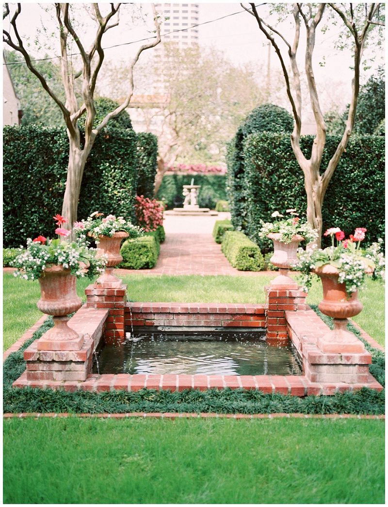 Wedding ceremony inspiration at historic Houston TX garden