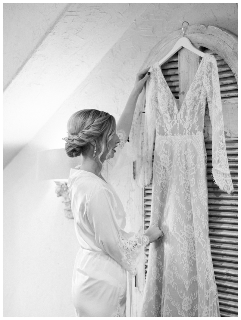 Bride getting ready in bridal suite at Chateau Selah Bride getting ready in bridal suite at Chateau Selah