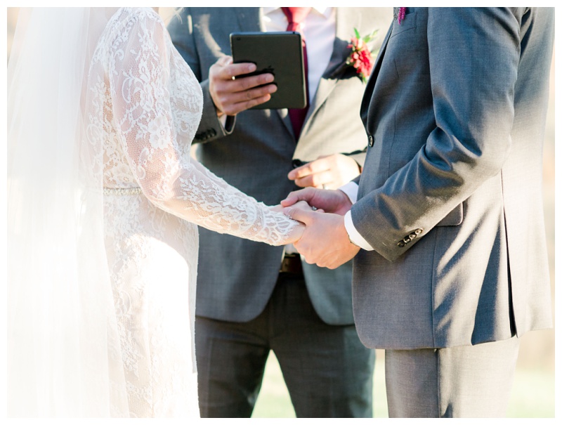 Couple exchanging vows at Tennessee wedding venue Couple exchanging vows at Tennessee wedding venue
