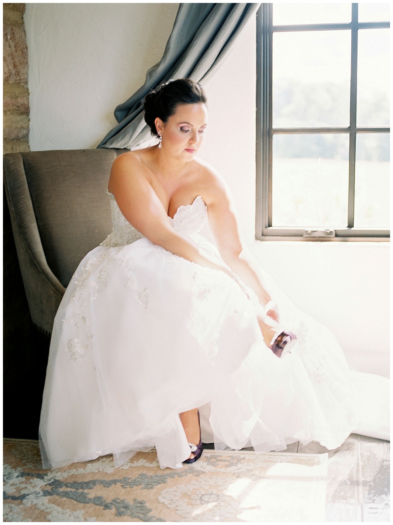 Bridal suite natural light getting ready photos