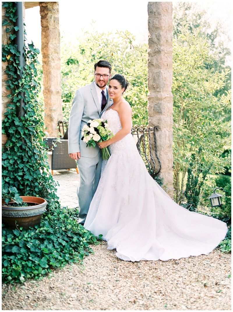 Romantic couple portrait at Chateau Selah