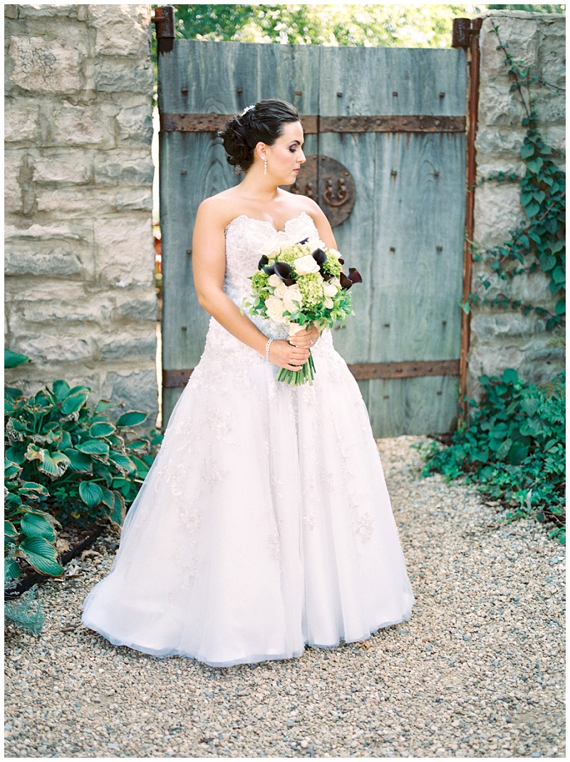 Bride portrait at Chateau Selah during summer wedding