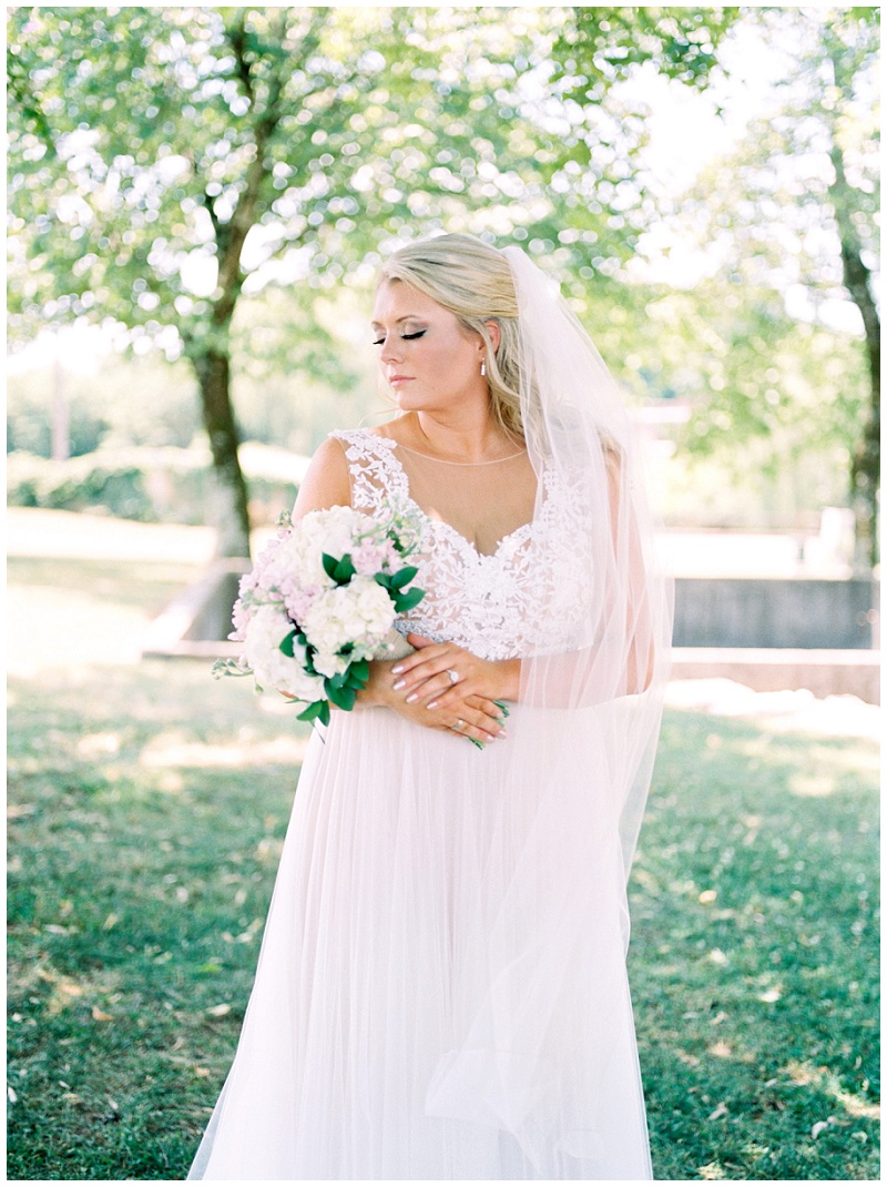 elegant bride photography Tennessee