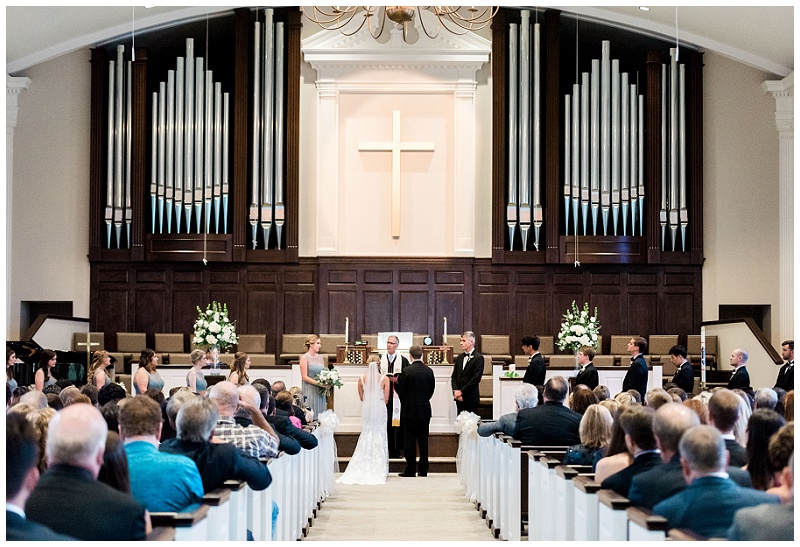 romantic church ceremony photography