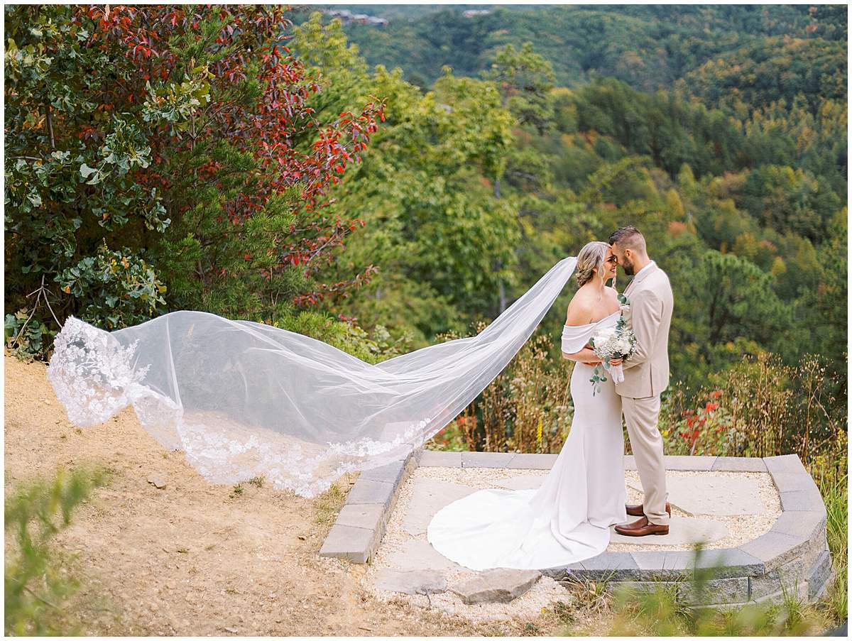 timeless bride and groom Pigeon Forge photographer timeless bride and groom Pigeon Forge photographer