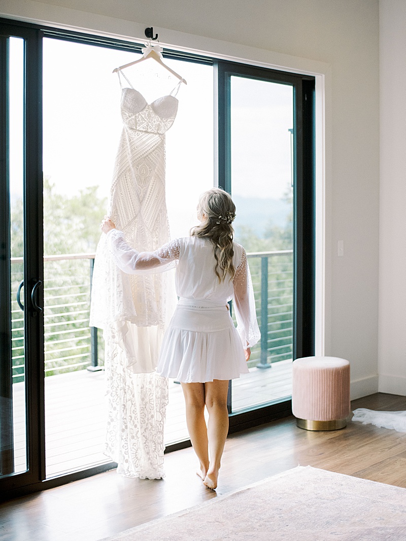 bride getting ready Sevierville TN wedding photographer bride getting ready Sevierville TN wedding photographer