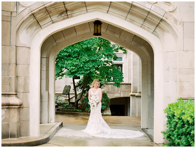 classic bridal portraits outdoors