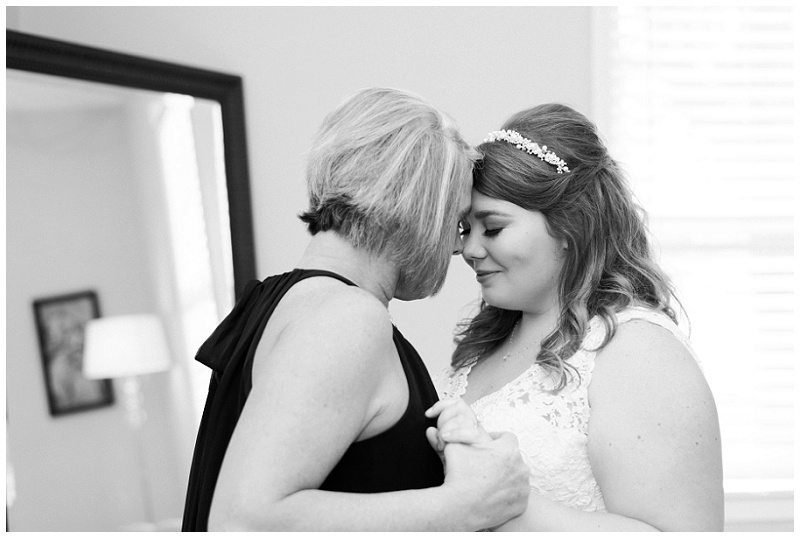 bride getting ready Hopkinsville KY wedding