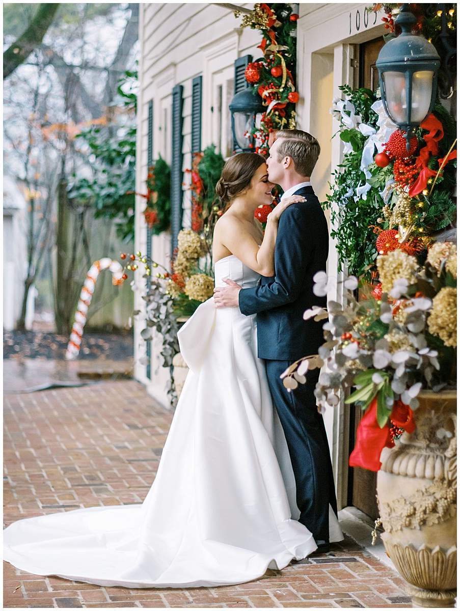 timeless newlywed images chapel wedding