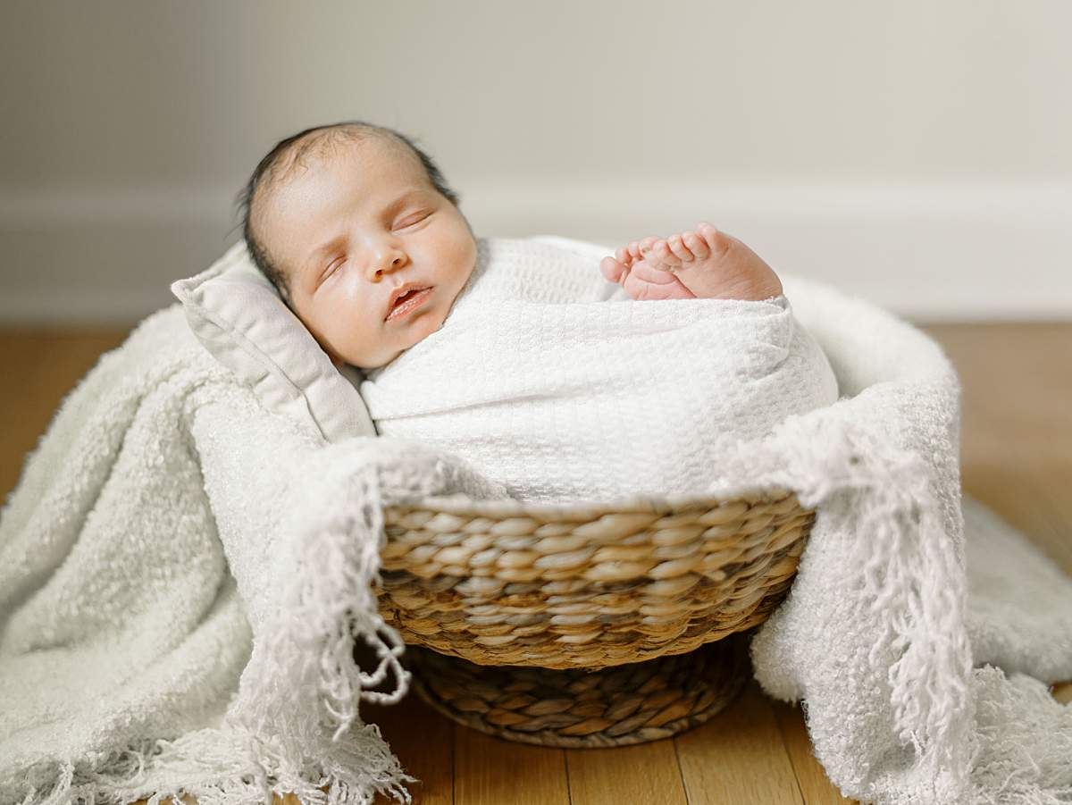 At-home newborn photography session in Kingsport TN with family