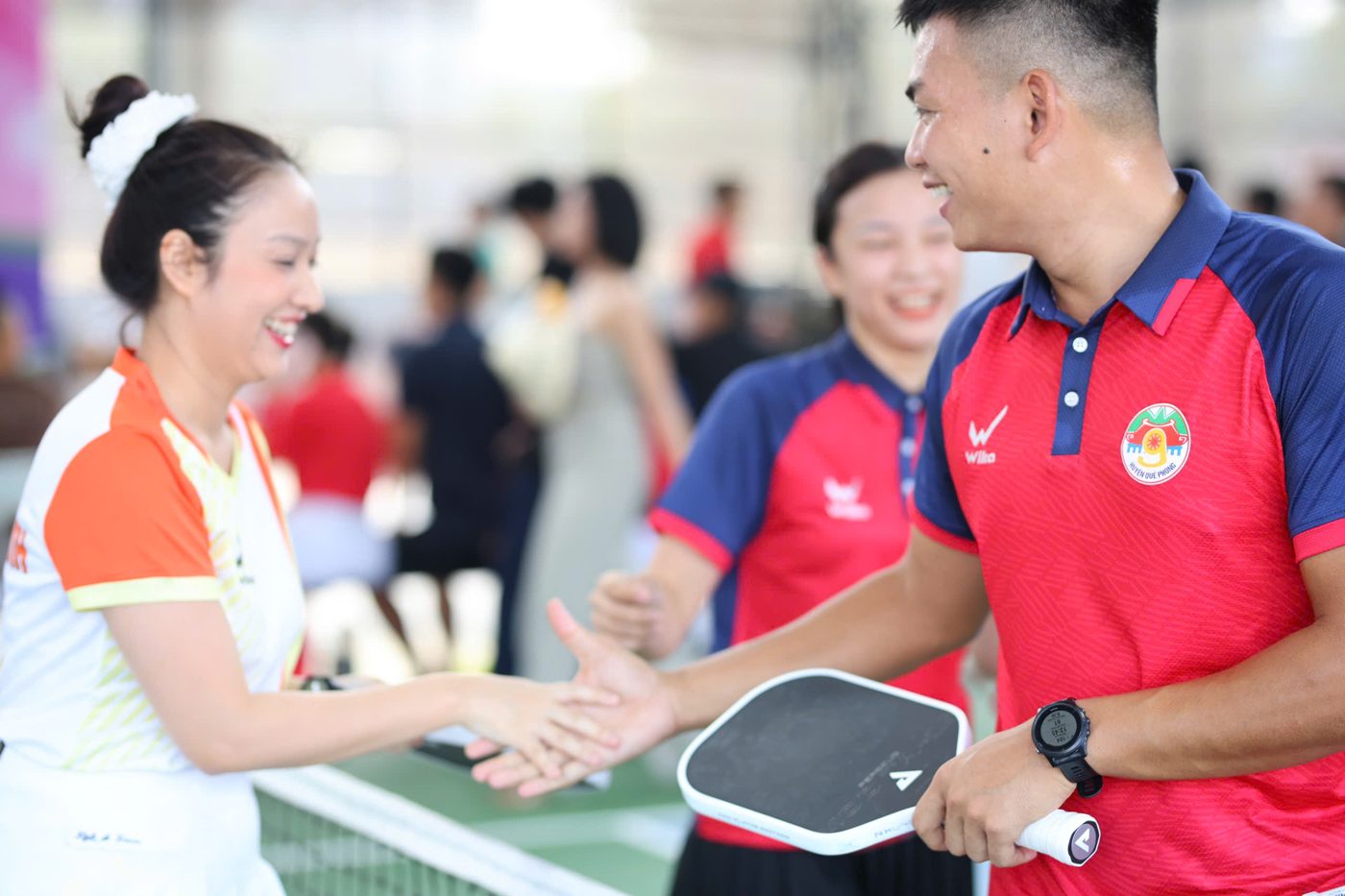 Lương Chí Bảo bắt tay sau một trận Pickleball