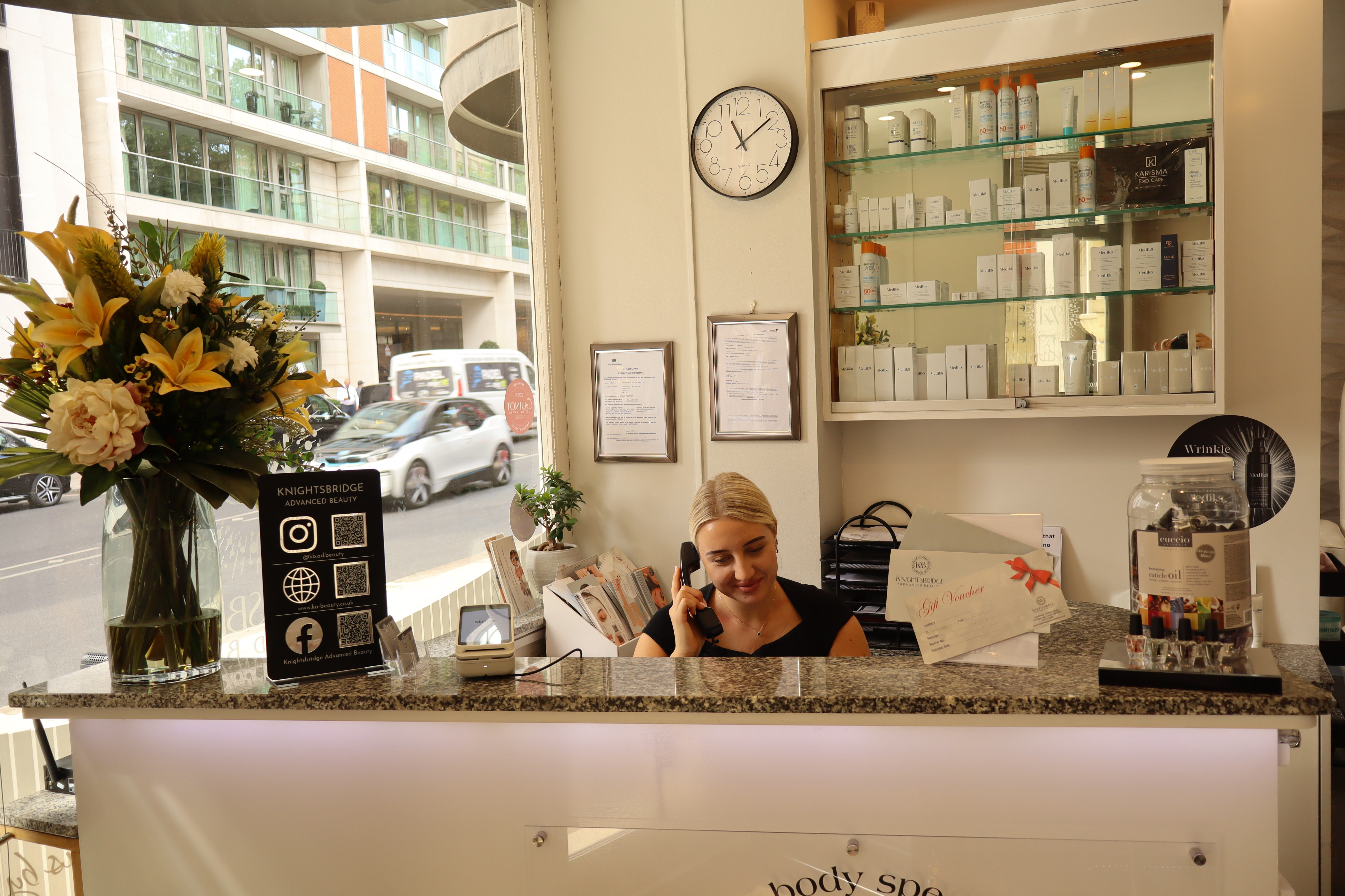 Knightsbridge Advanced Beauty Clinic exterior at 118 Knightsbridge SW1X 7PF near Harrods London