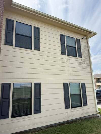 Gutter cleaning in Beaumont