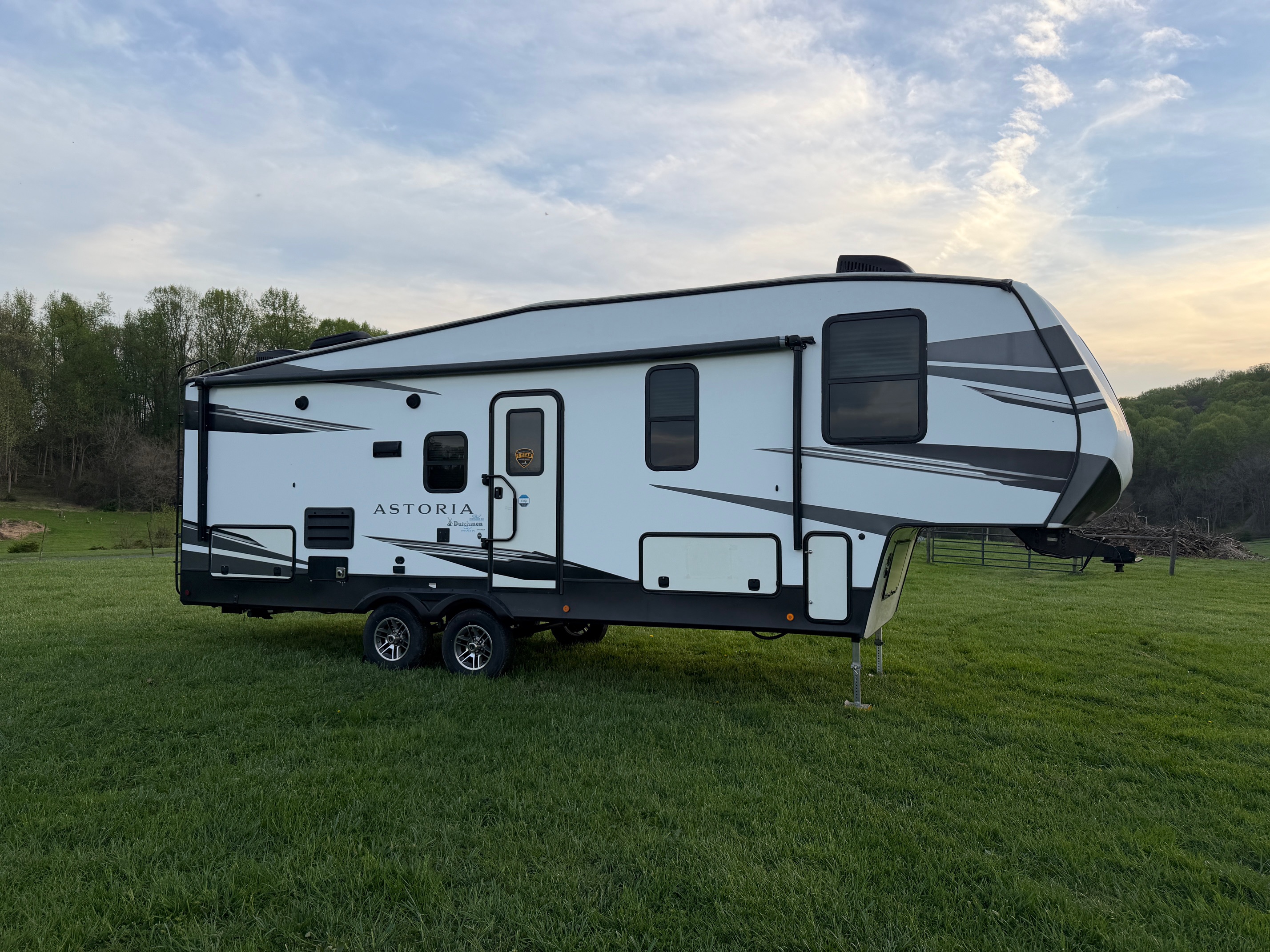 Travel RV rental with delivery in Jarrettsville, MD