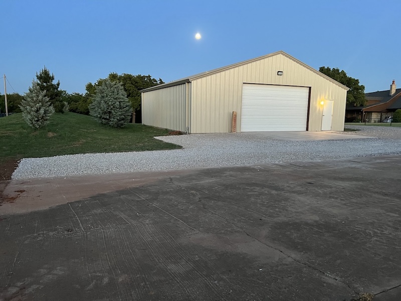 Completed gravel driveway in Cashion, Oklahoma installed by 405 Dirt Services