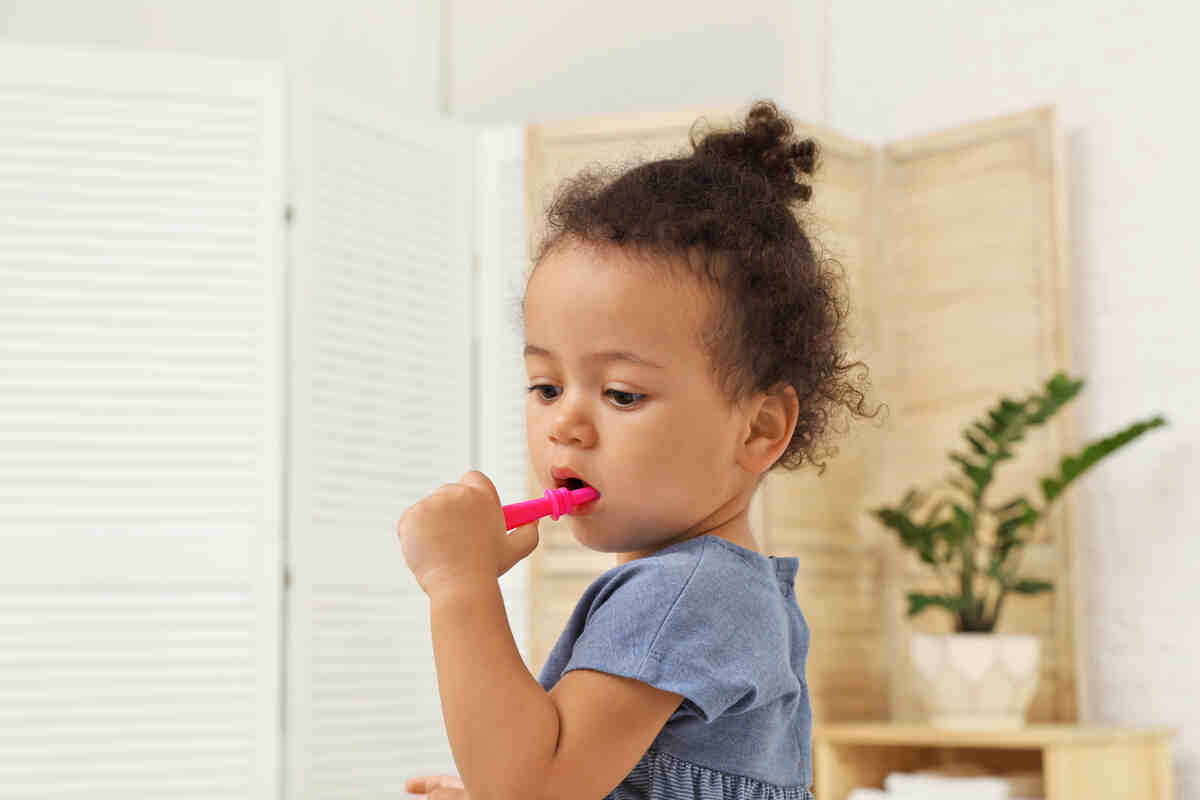 toddler-plaque-buildup-result-kids-brushing-mistakes-bad-dental-habits-kids-oral-hygiene-mistakes
