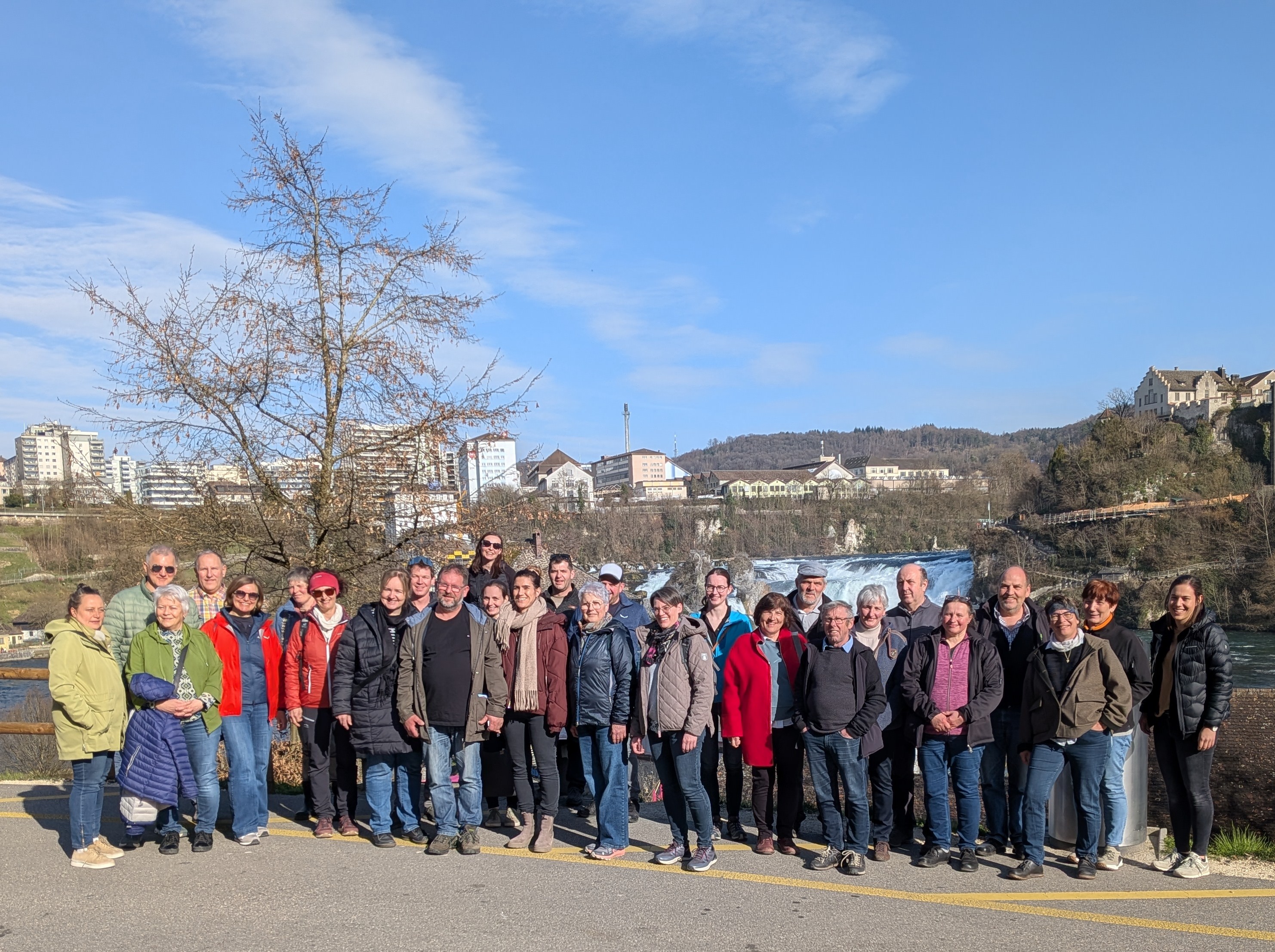 Im Hintergrund die Rheinfälle Im Hintergrund die Rheinfälle