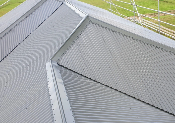 Re roofing project replacing old roof with longrun metal roofing in Whangarei