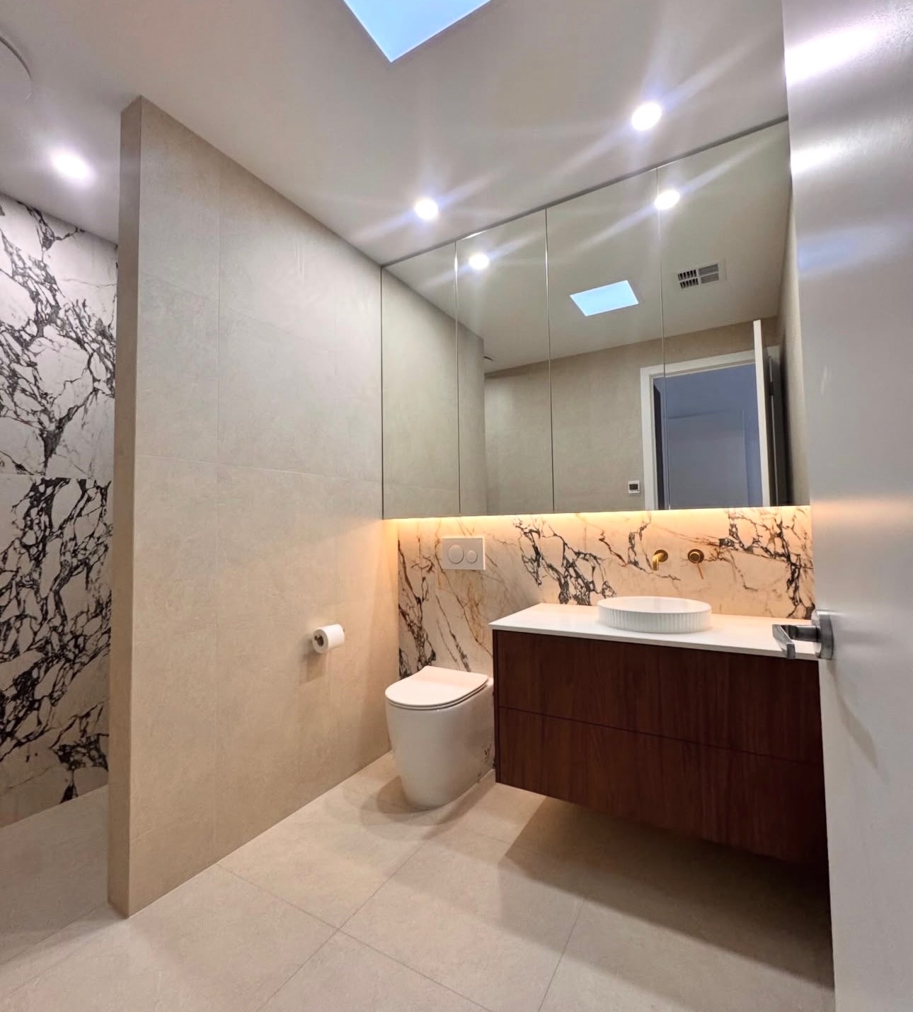 Completed ensuite by Brab Plumbing