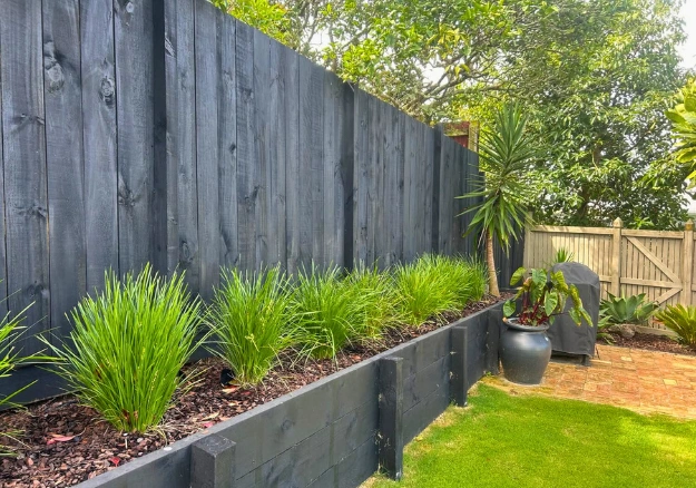 Timber privacy fence built by Auckland fencing specialists