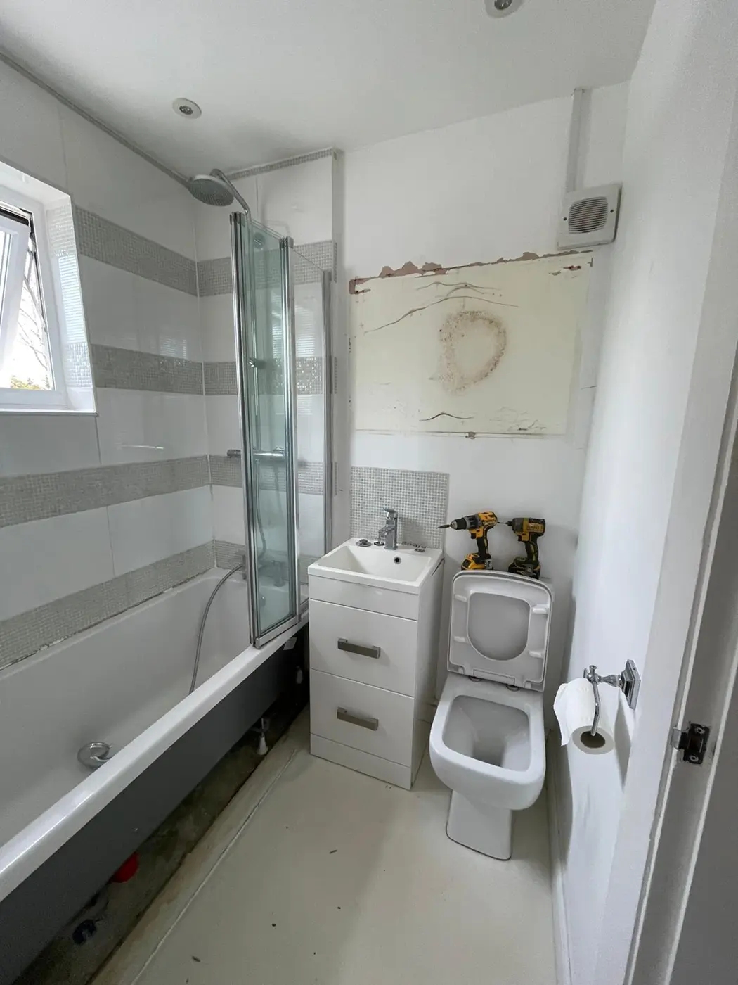 Old Oxford bathroom before we start the refit