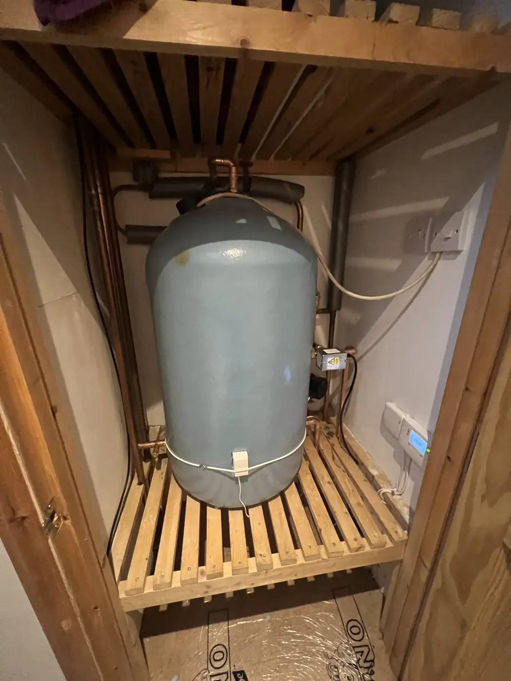 New hot water cylinder fitted in an Oxford home by our team
