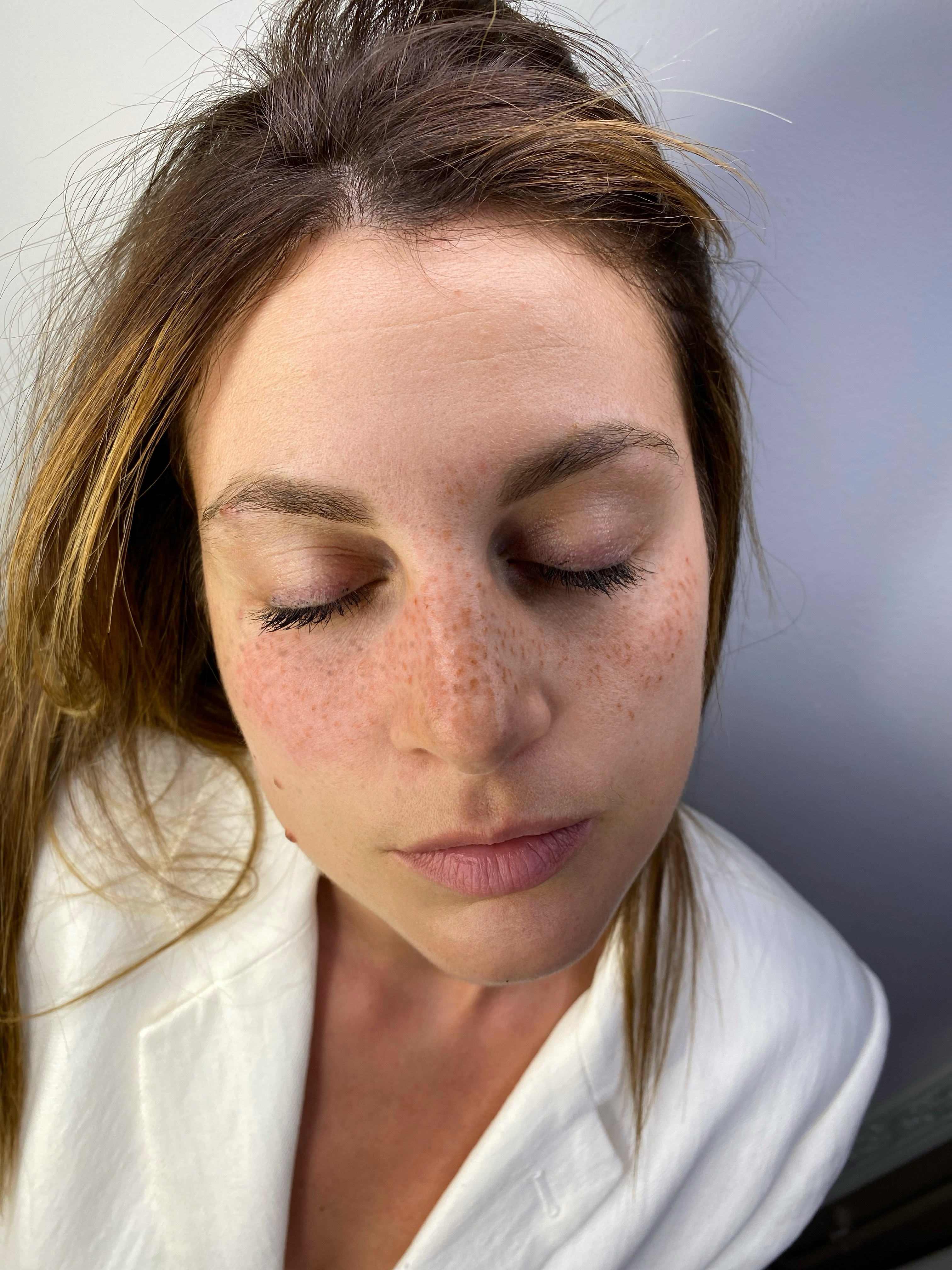 Pigmentation sourcils ombrage poudré · Atelier du Regard Chantilly