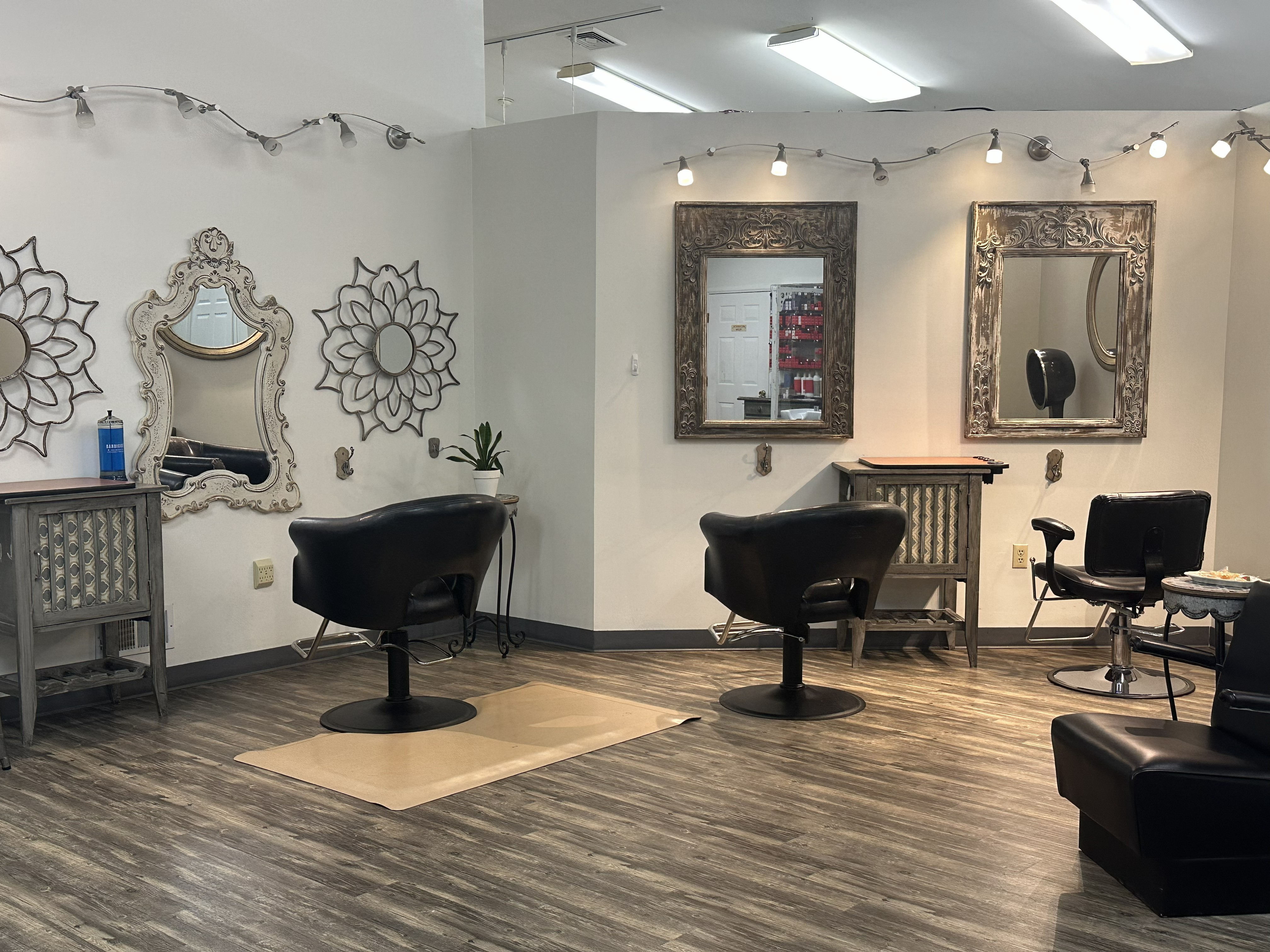 Cut, color, and style station