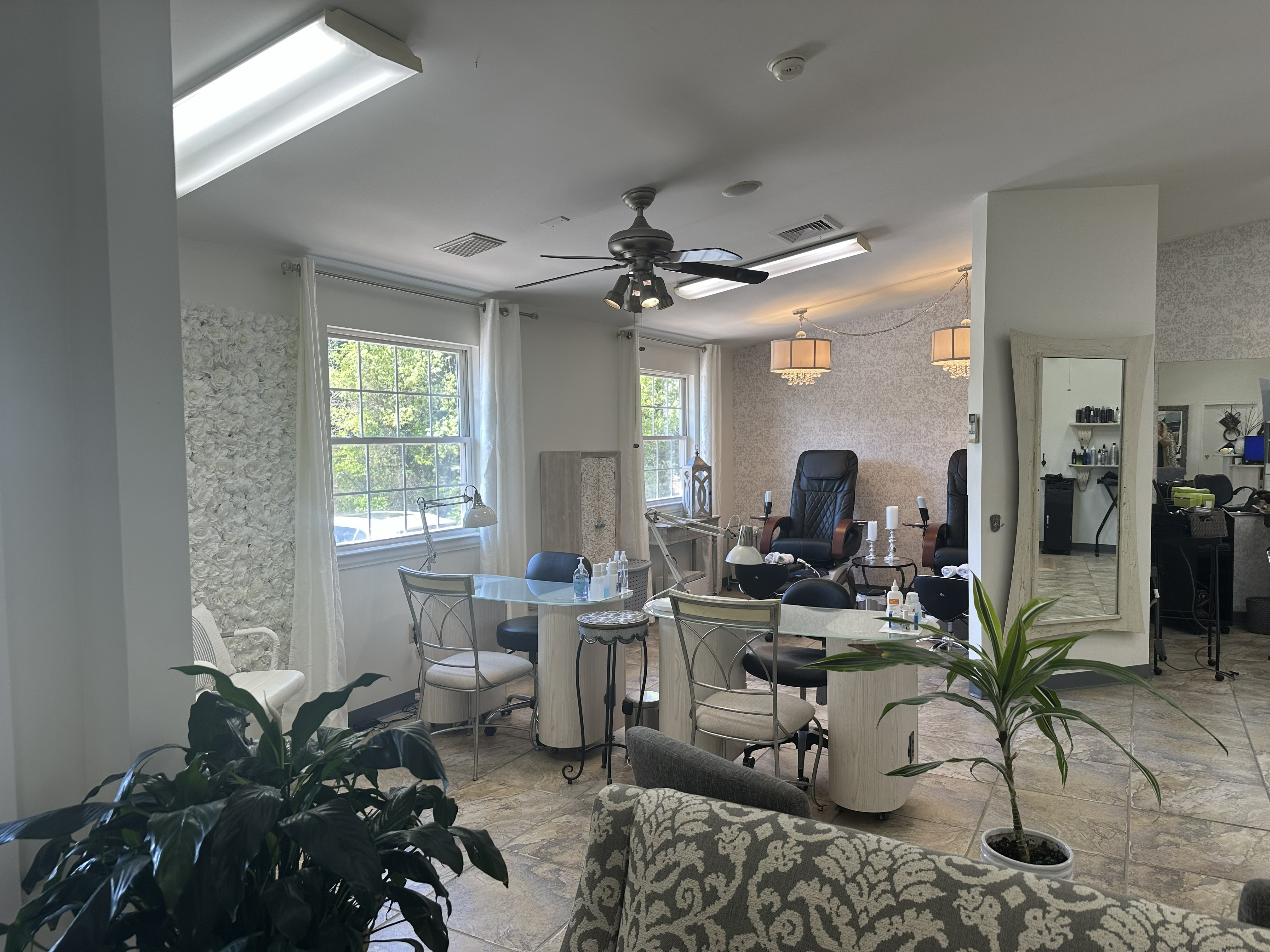 Nail room