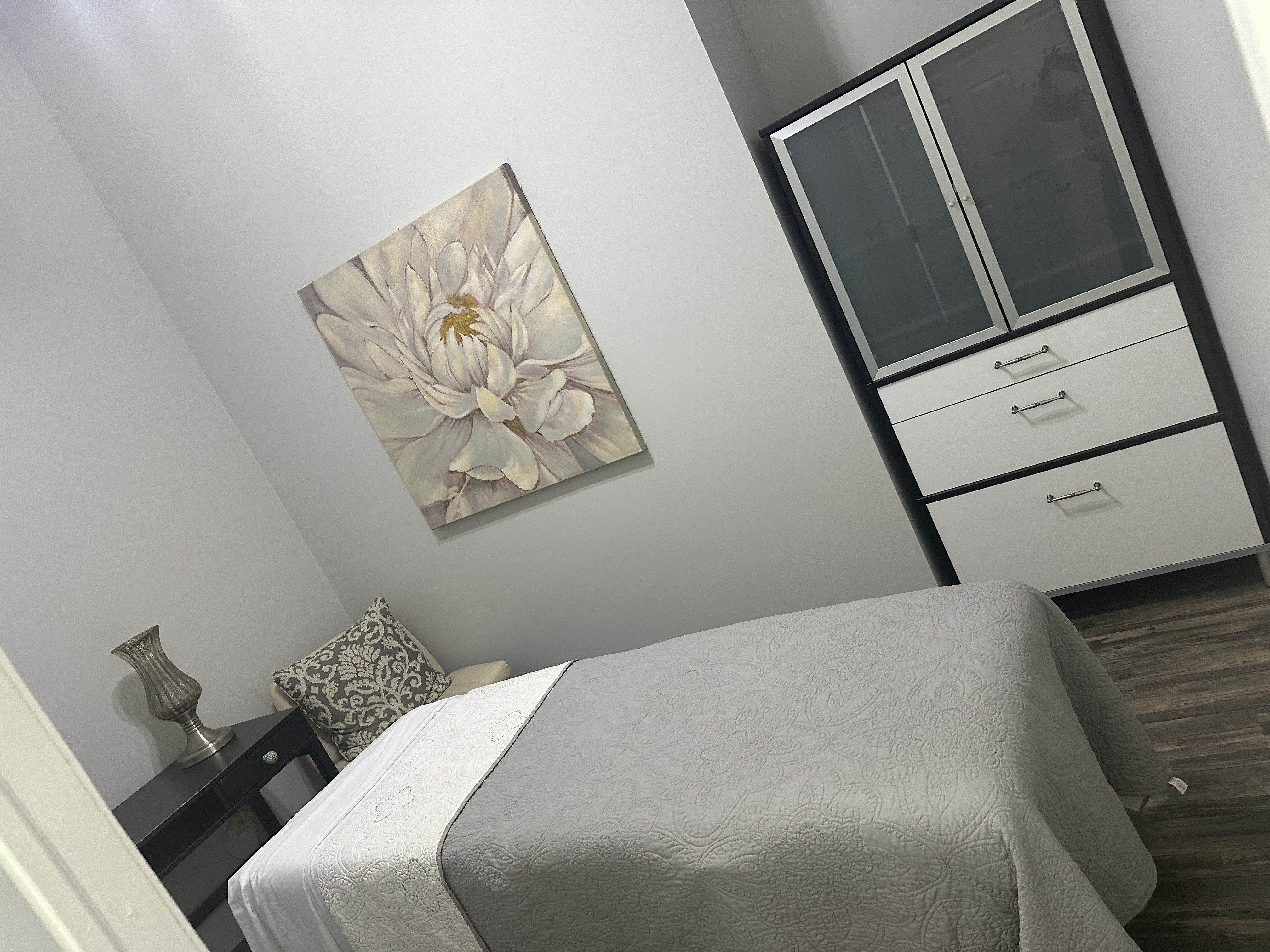 Beauty workstation and treatment area