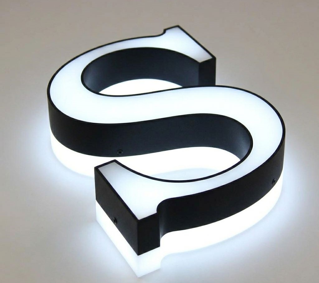 Front and back illuminated letters