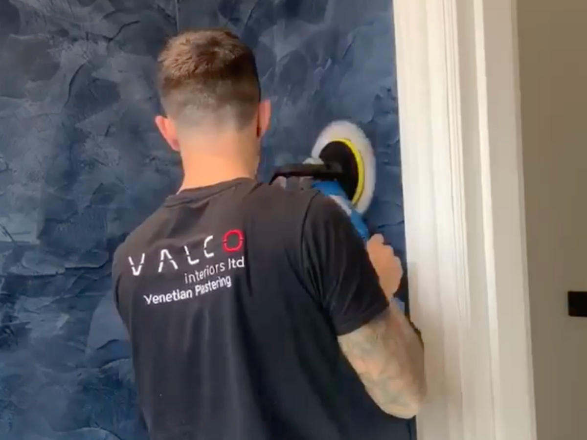 Venetian plaster work completed by an Italiwalls student